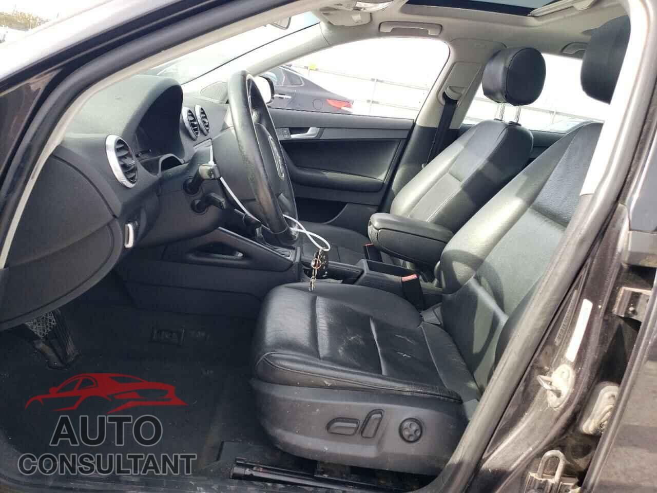 AUDI A3 2012 - WAUBEAFM8CA166143