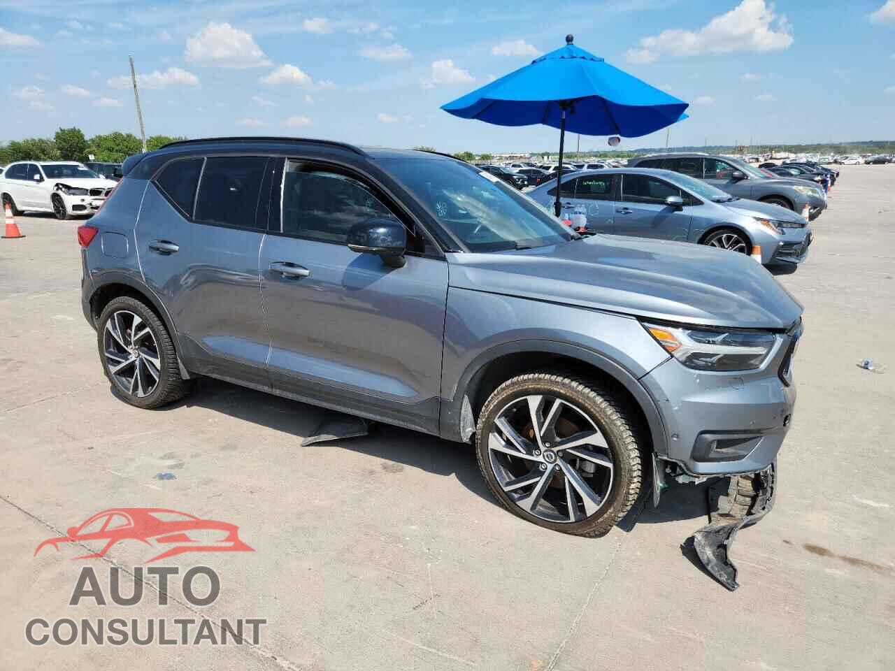 VOLVO XC40 2019 - YV4162UM7K2102220