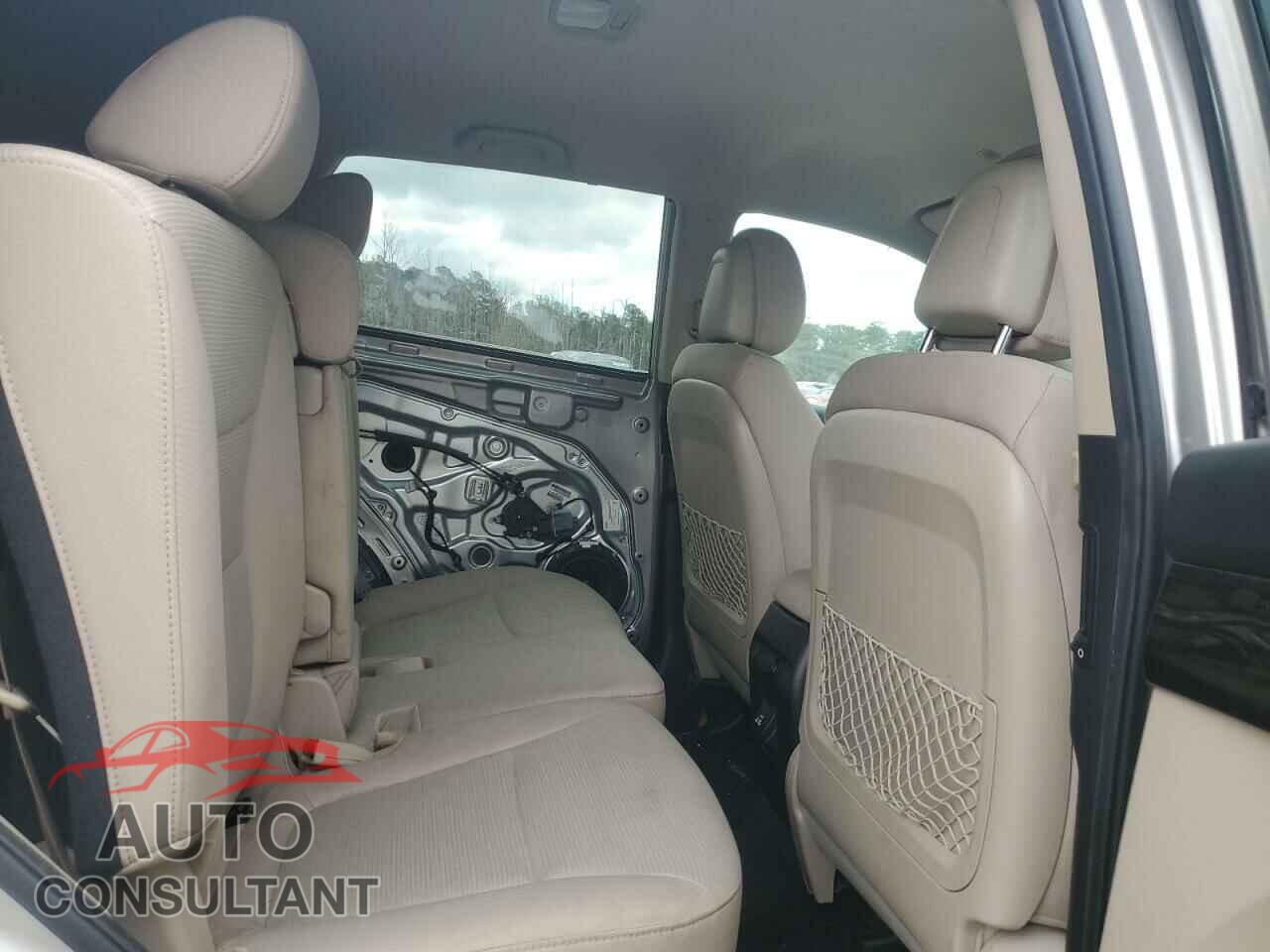KIA SORENTO 2015 - 5XYKT4A70FG642997