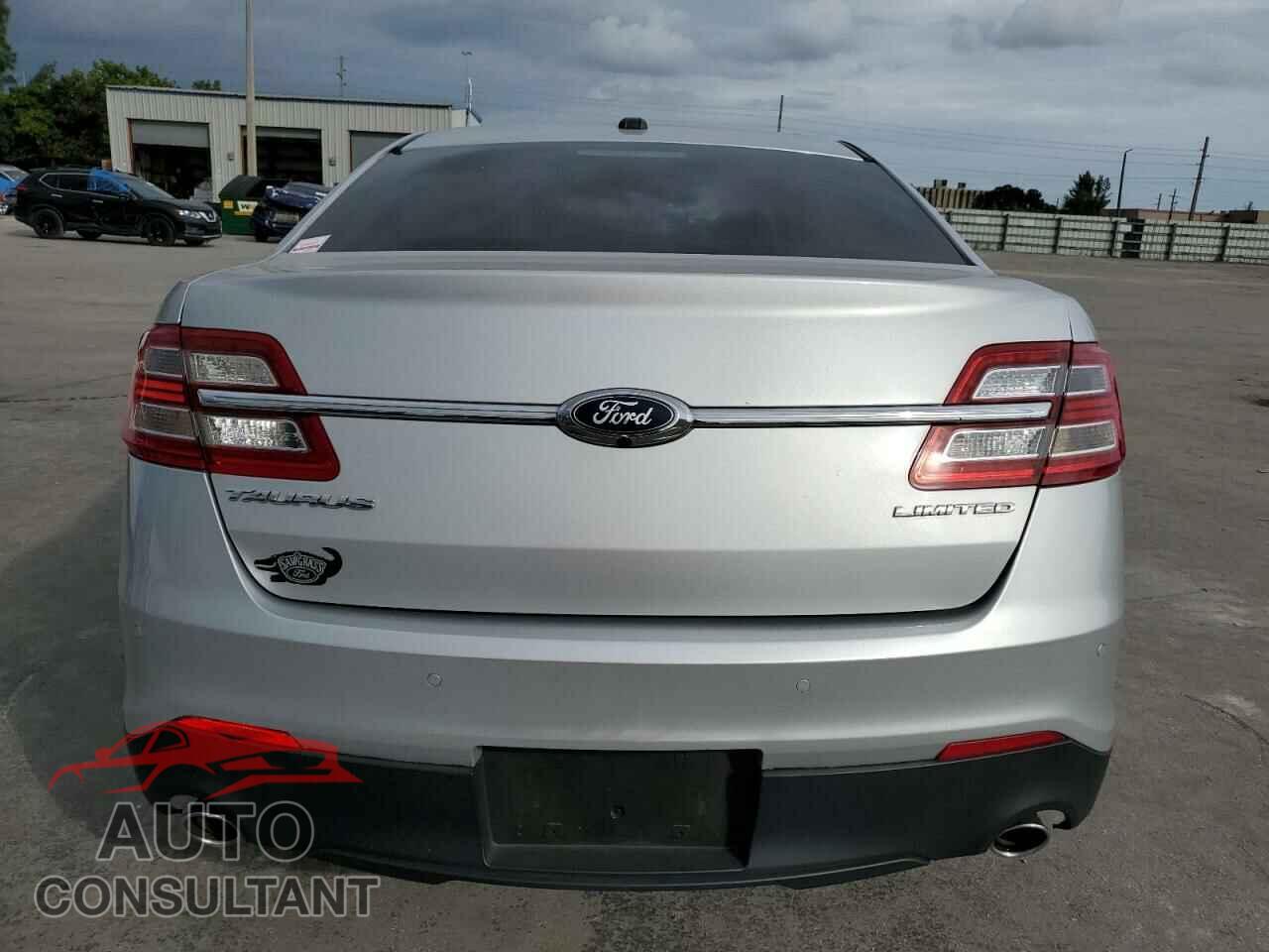 FORD TAURUS 2018 - 1FAHP2F89JG130283