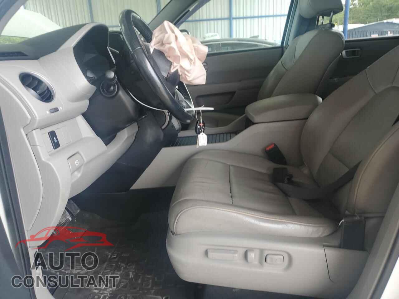 HONDA PILOT 2014 - 5FNYF4H50EB047661