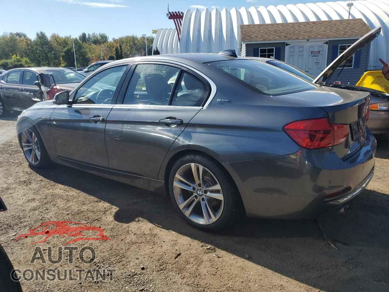 BMW 3 SERIES 2016 - WBA8E1C52GK479535
