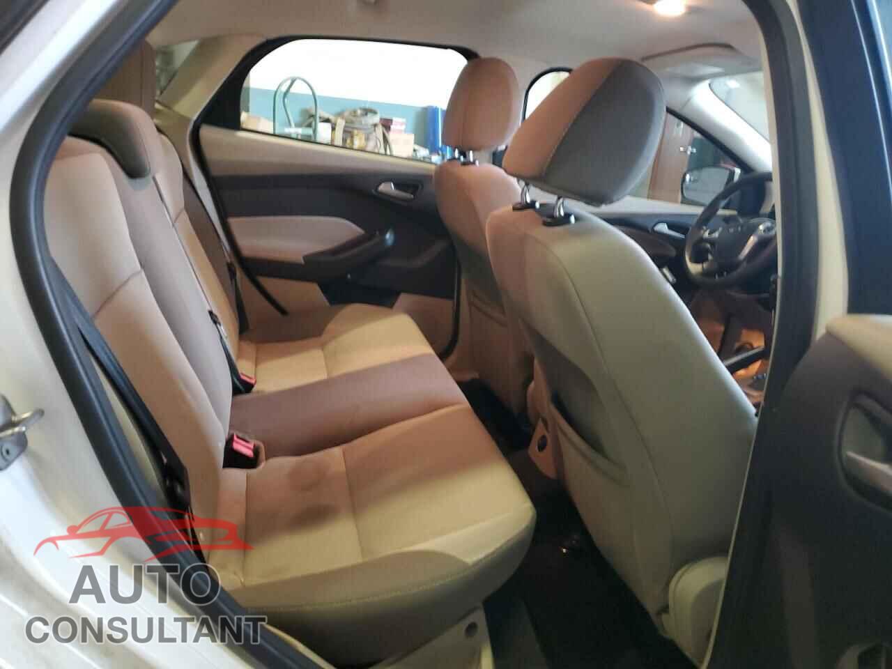 FORD FOCUS 2014 - 1FADP3F26EL152402