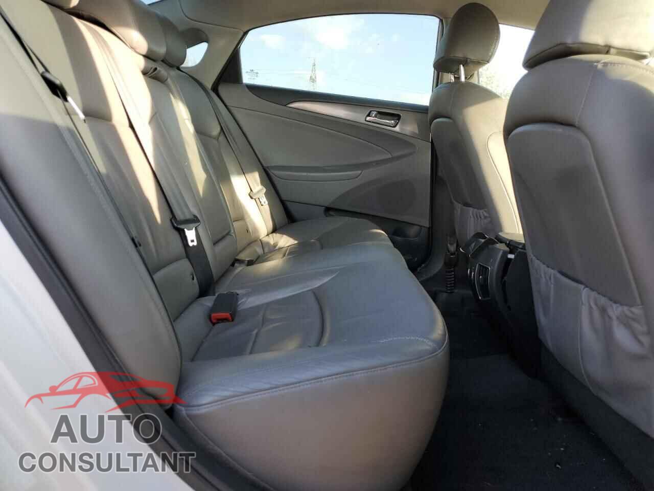 HYUNDAI SONATA 2012 - KMHEC4A44CA060265