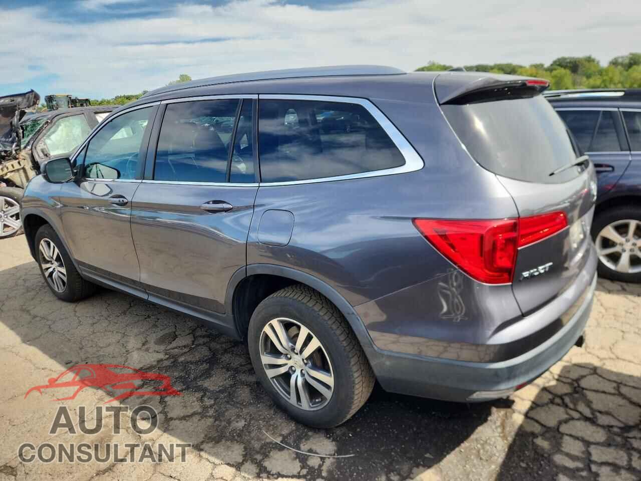 HONDA PILOT 2017 - 5FNYF6H52HB042820