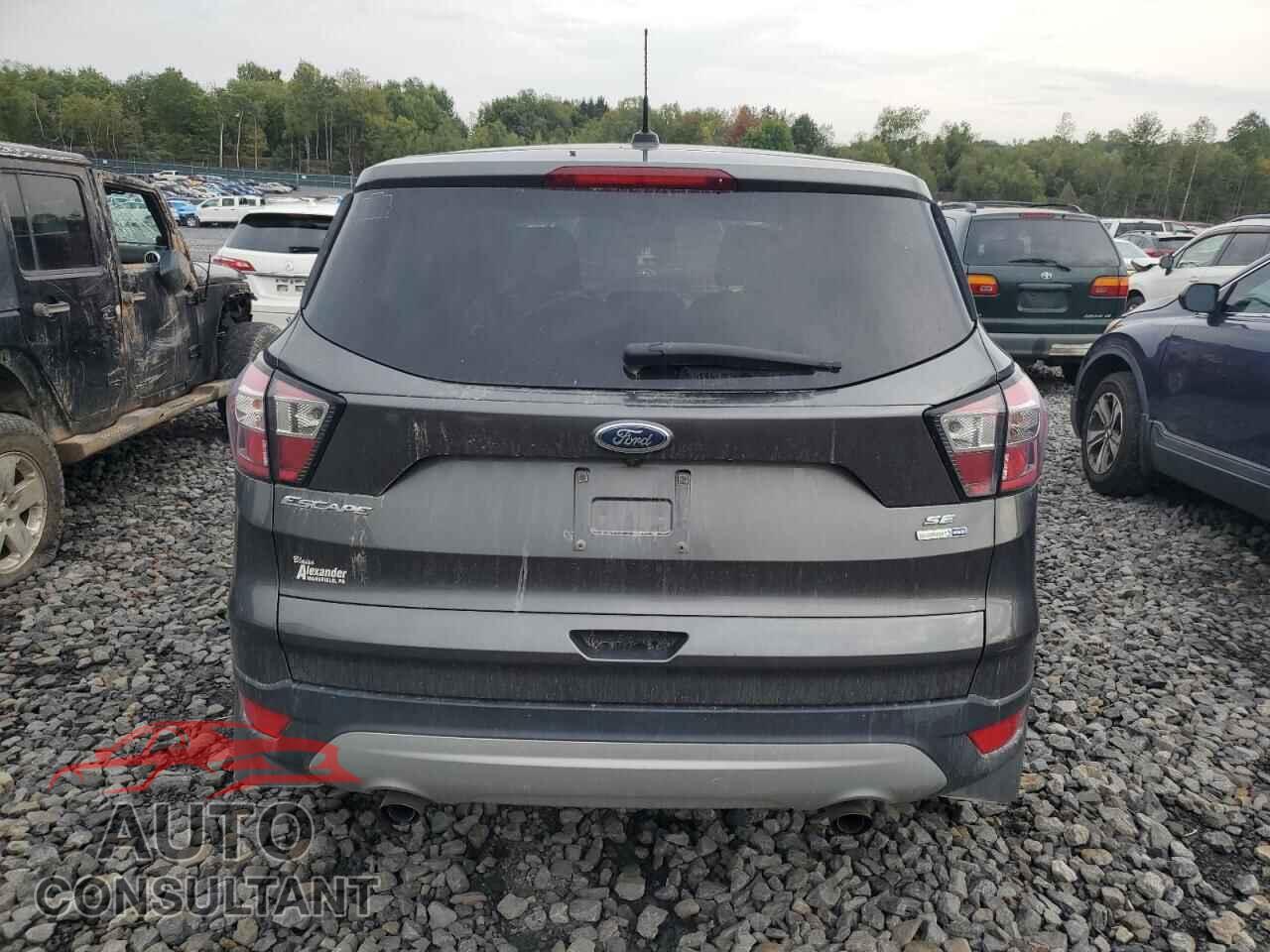 FORD ESCAPE 2017 - 1FMCU9GD4HUD02518