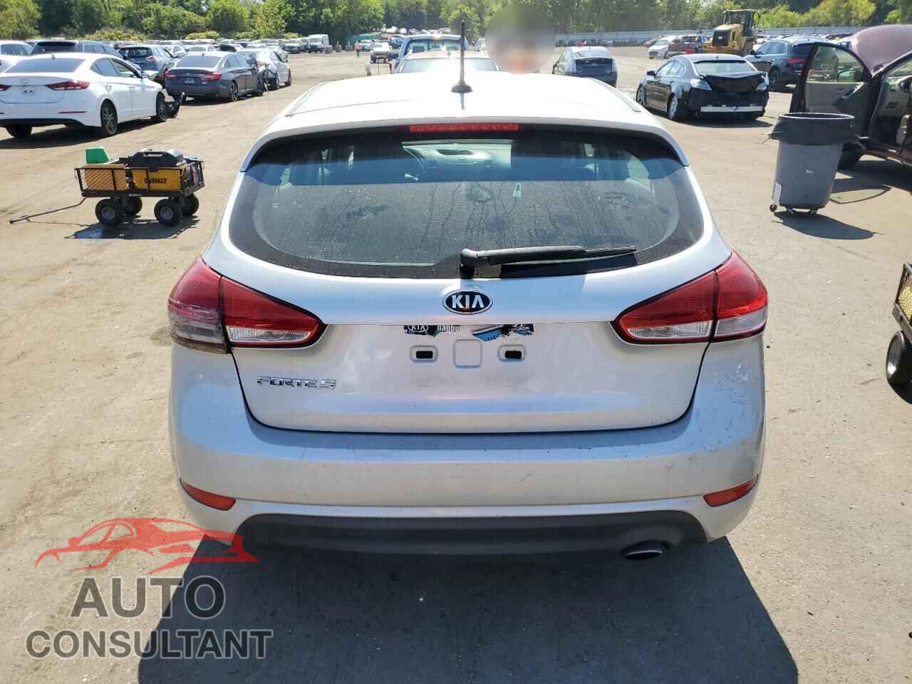 KIA FORTE 2017 - KNAFK5A80H5693461