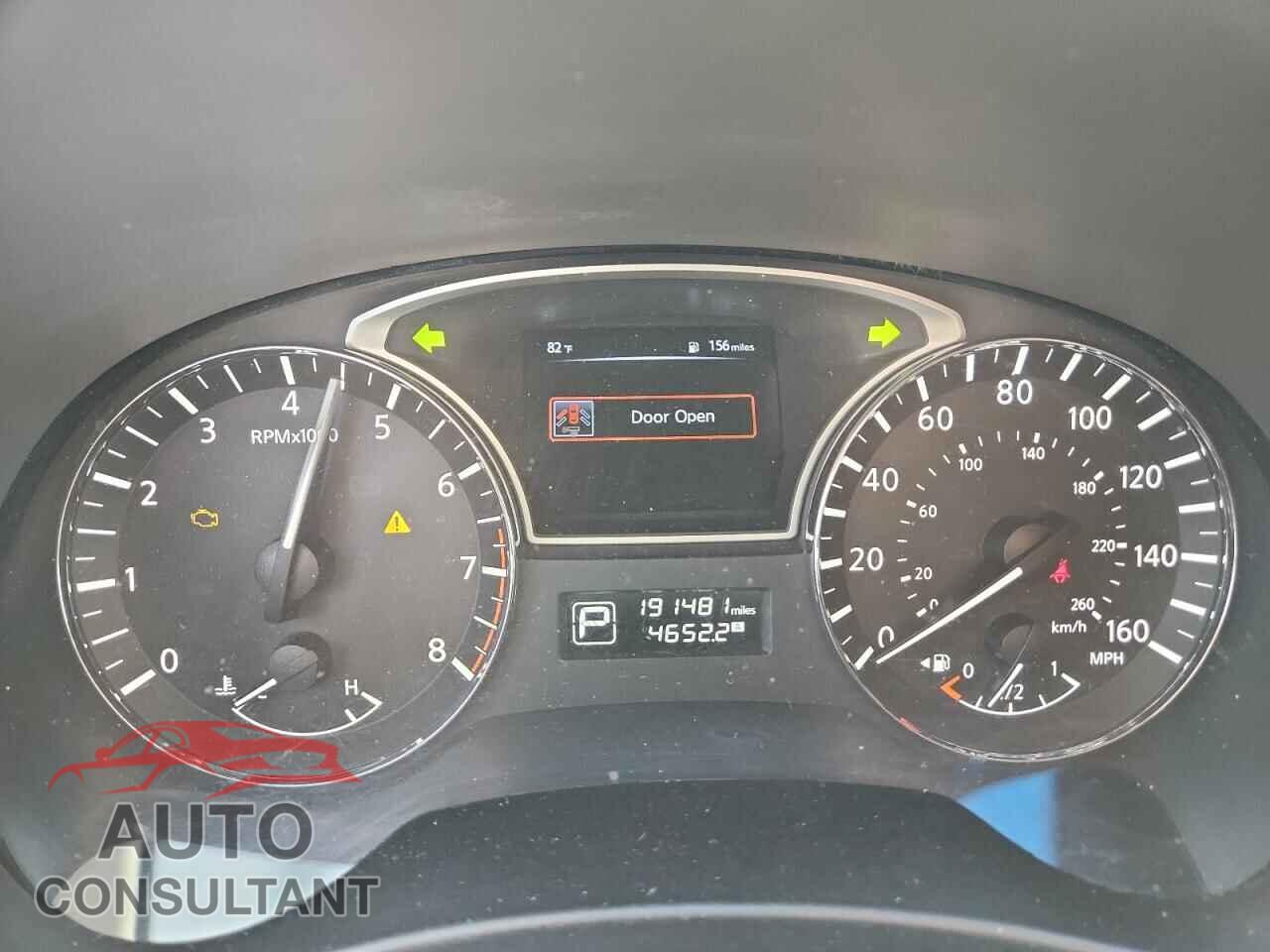NISSAN PATHFINDER 2015 - 5N1AR2MN2FC627782