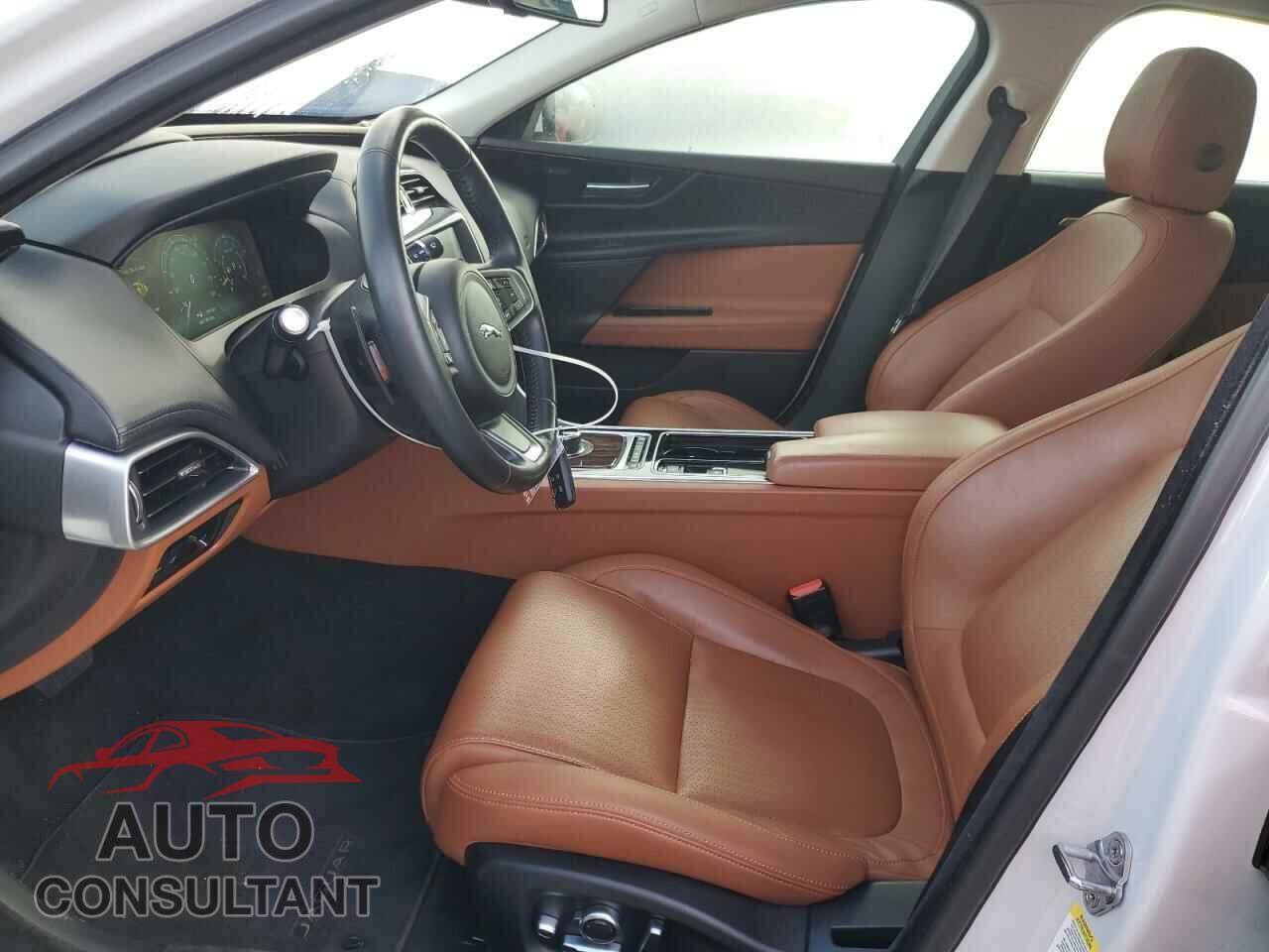JAGUAR XE 2018 - SAJAN4EV8JCP17331