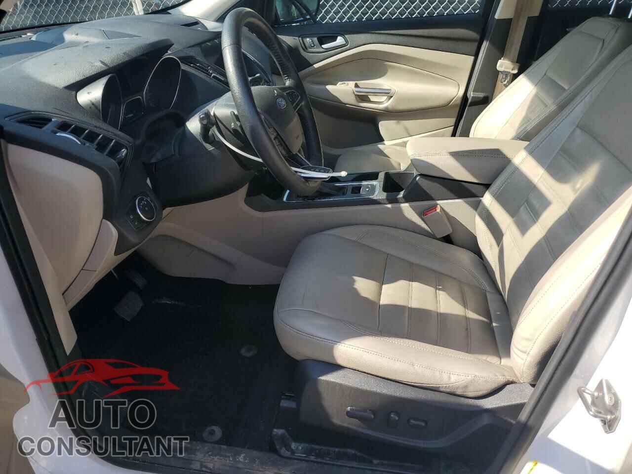 FORD ESCAPE 2017 - 1FMCU9J96HUE91869