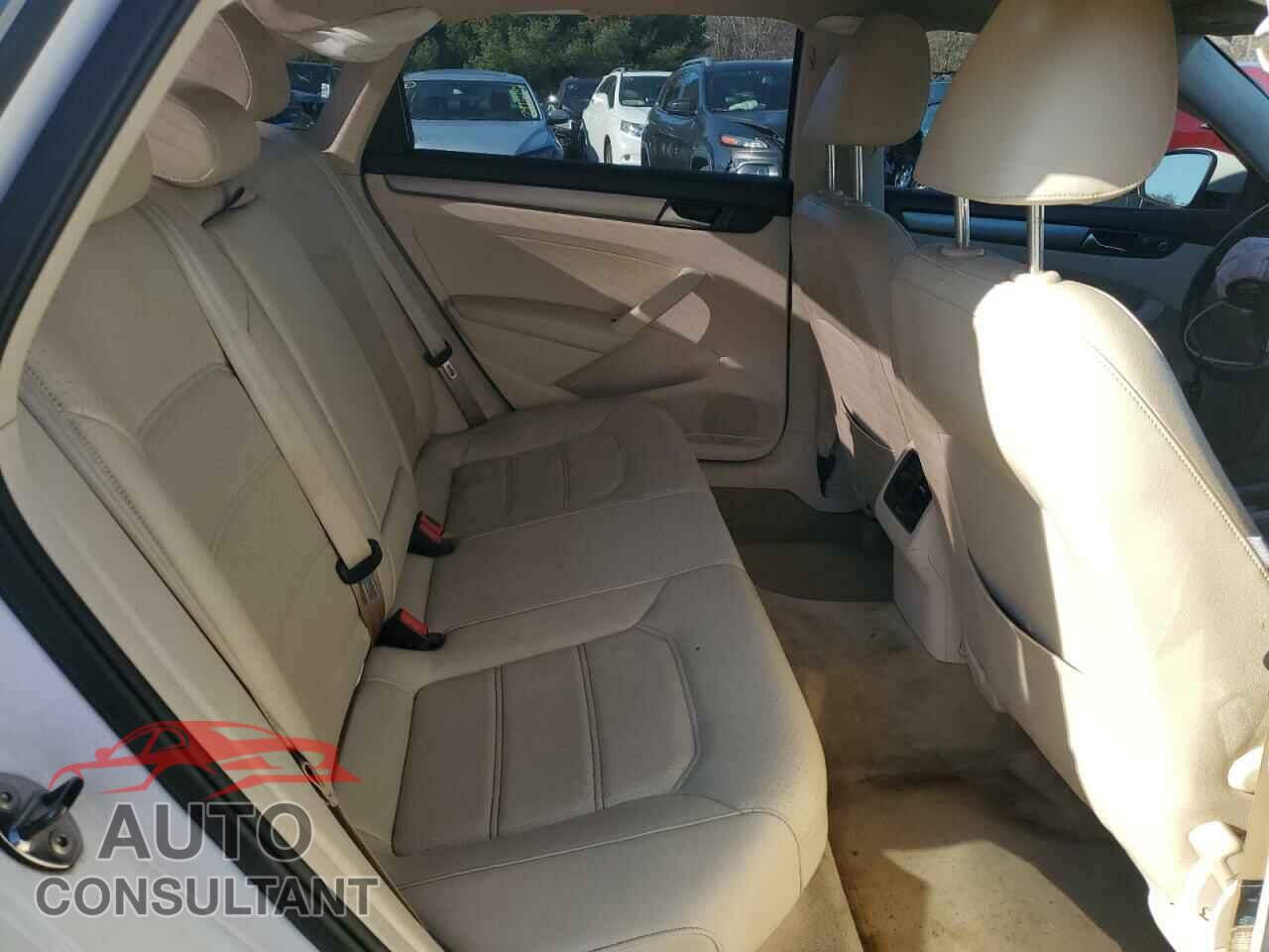 VOLKSWAGEN PASSAT 2014 - 1VWBP7A30EC002050