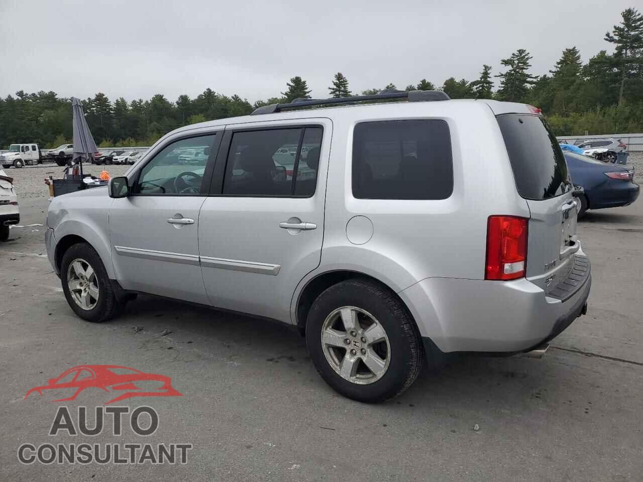 HONDA PILOT 2011 - 5FNYF4H50BB079151
