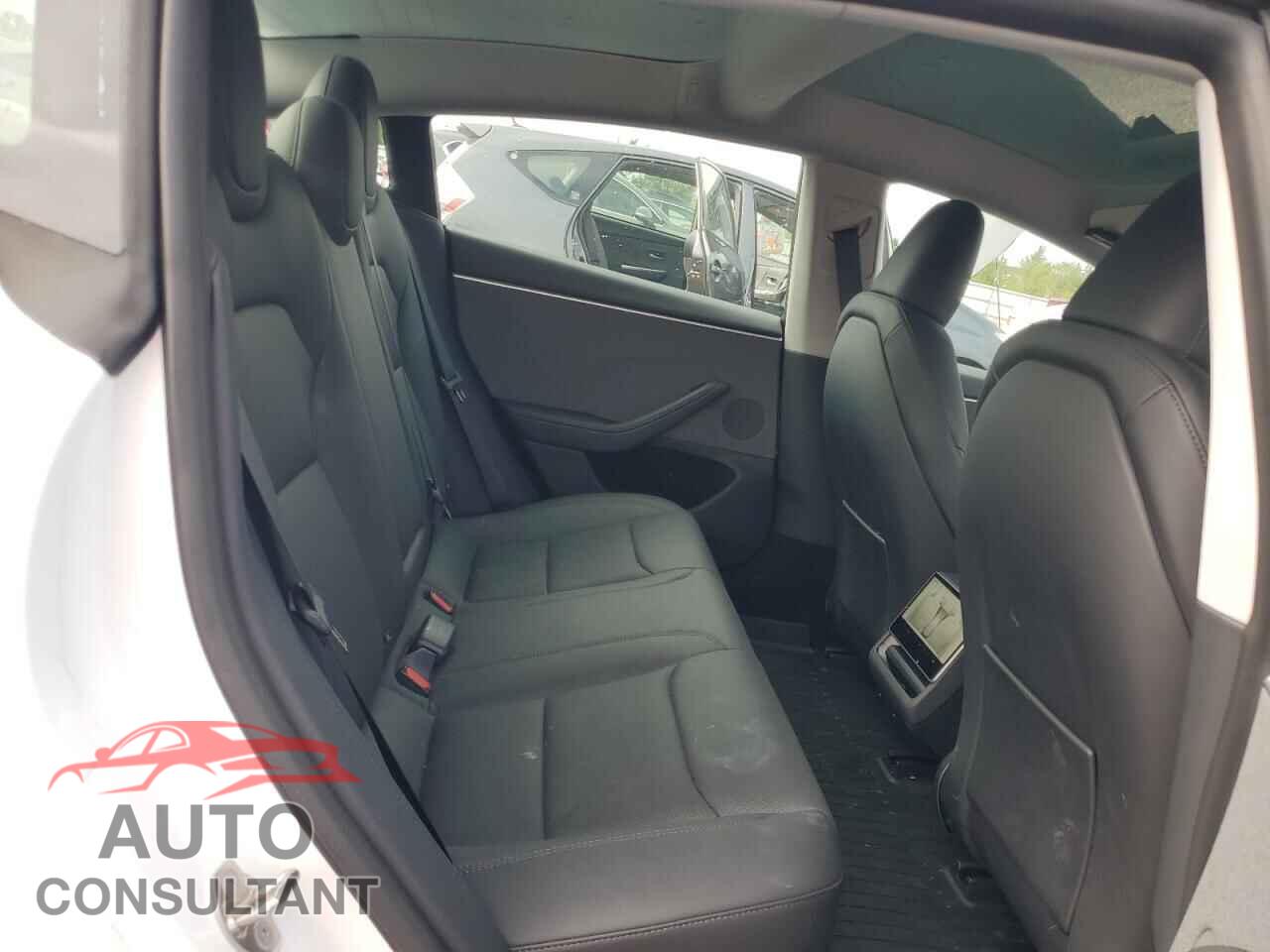 TESLA MODEL 3 2024 - 5YJ3E1EA8RF829404