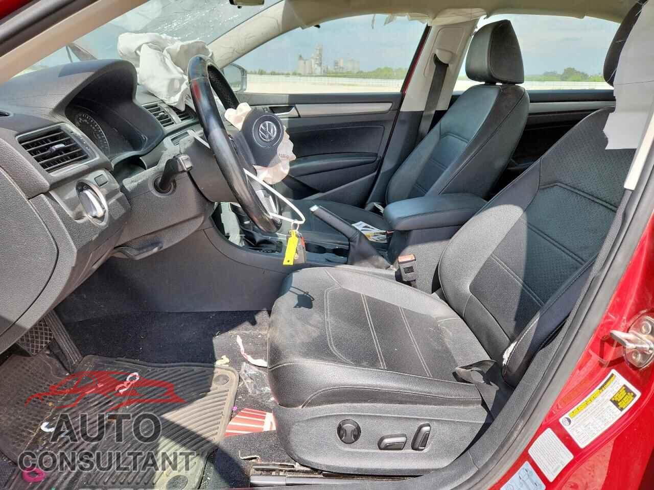 VOLKSWAGEN PASSAT 2015 - 1VWAS7A34FC021809