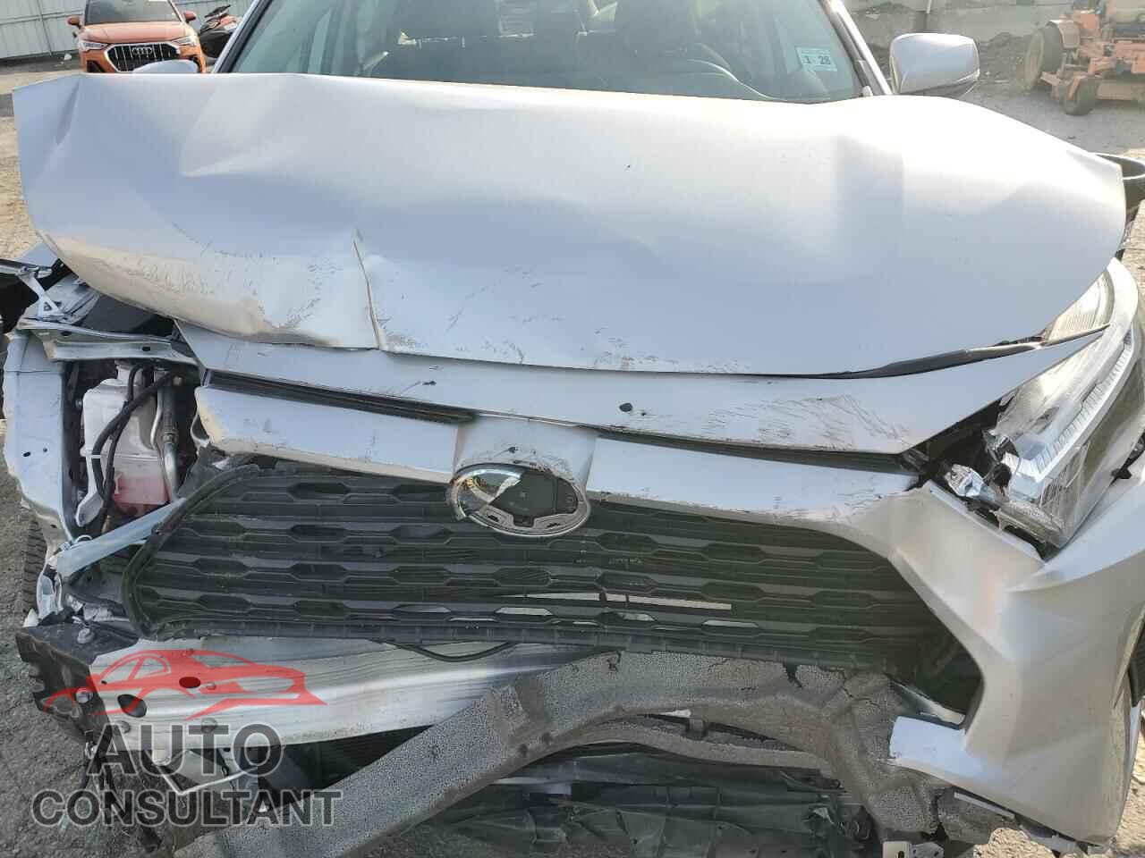 TOYOTA RAV4 2023 - 2T3P1RFV3PC329477