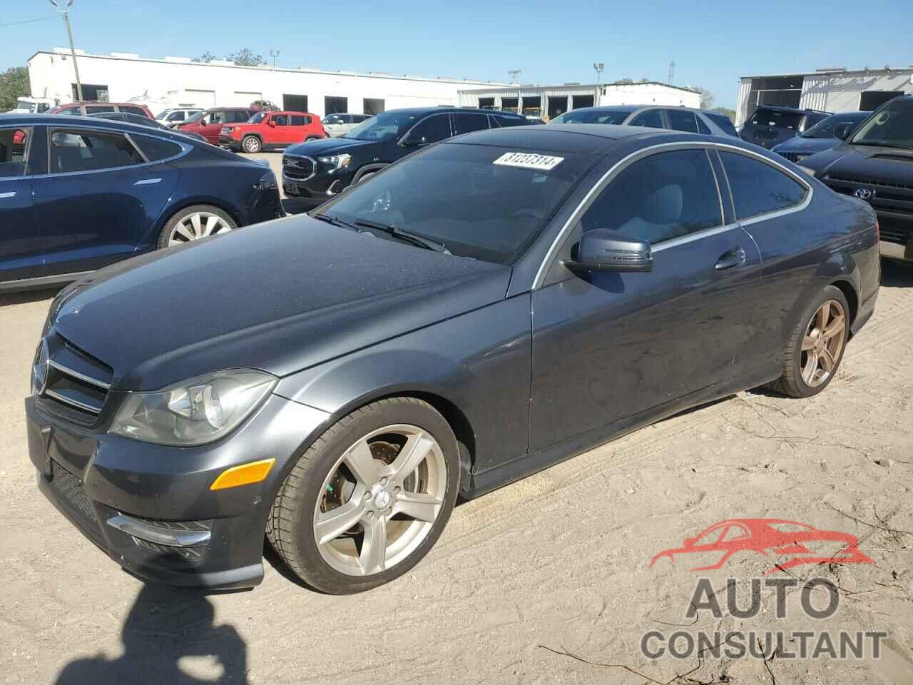 MERCEDES-BENZ C-CLASS 2015 - WDDGJ4HBXFG364957