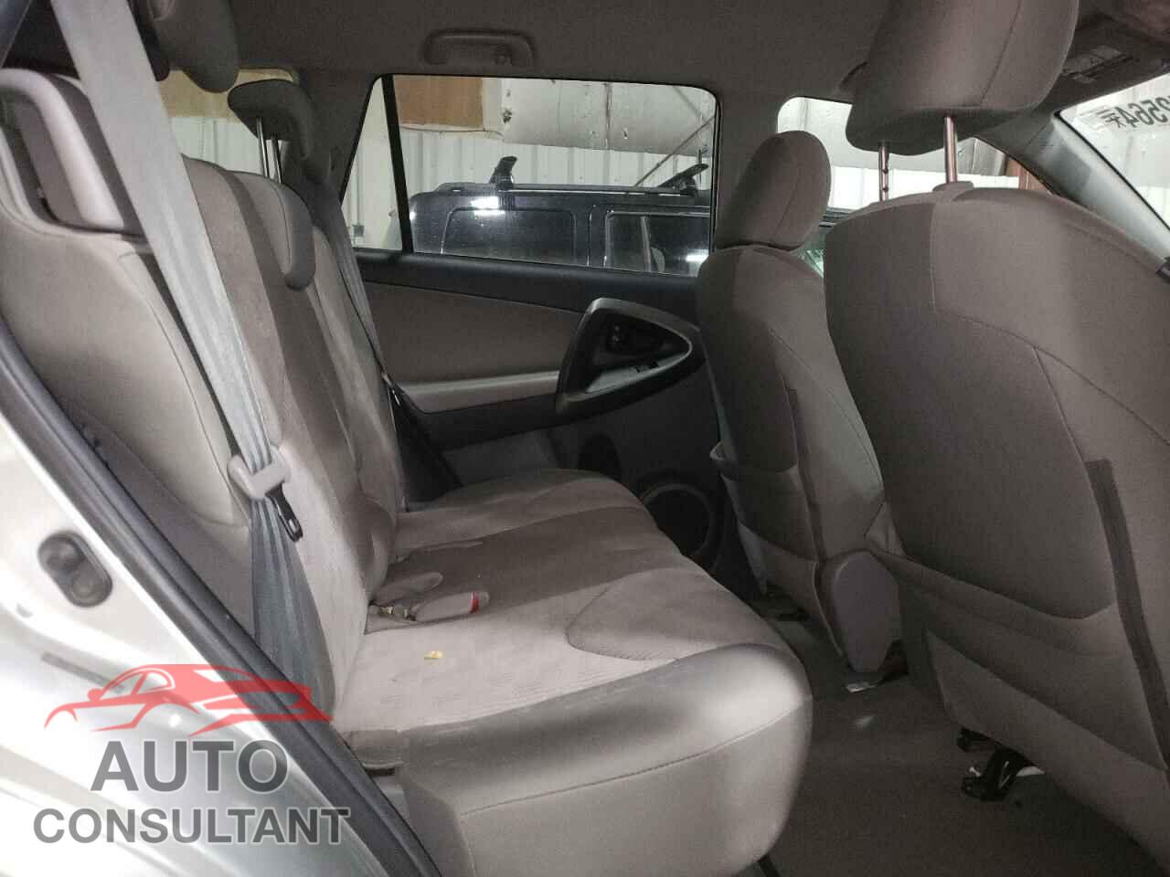 TOYOTA RAV4 2011 - 2T3BF4DV7BW132756