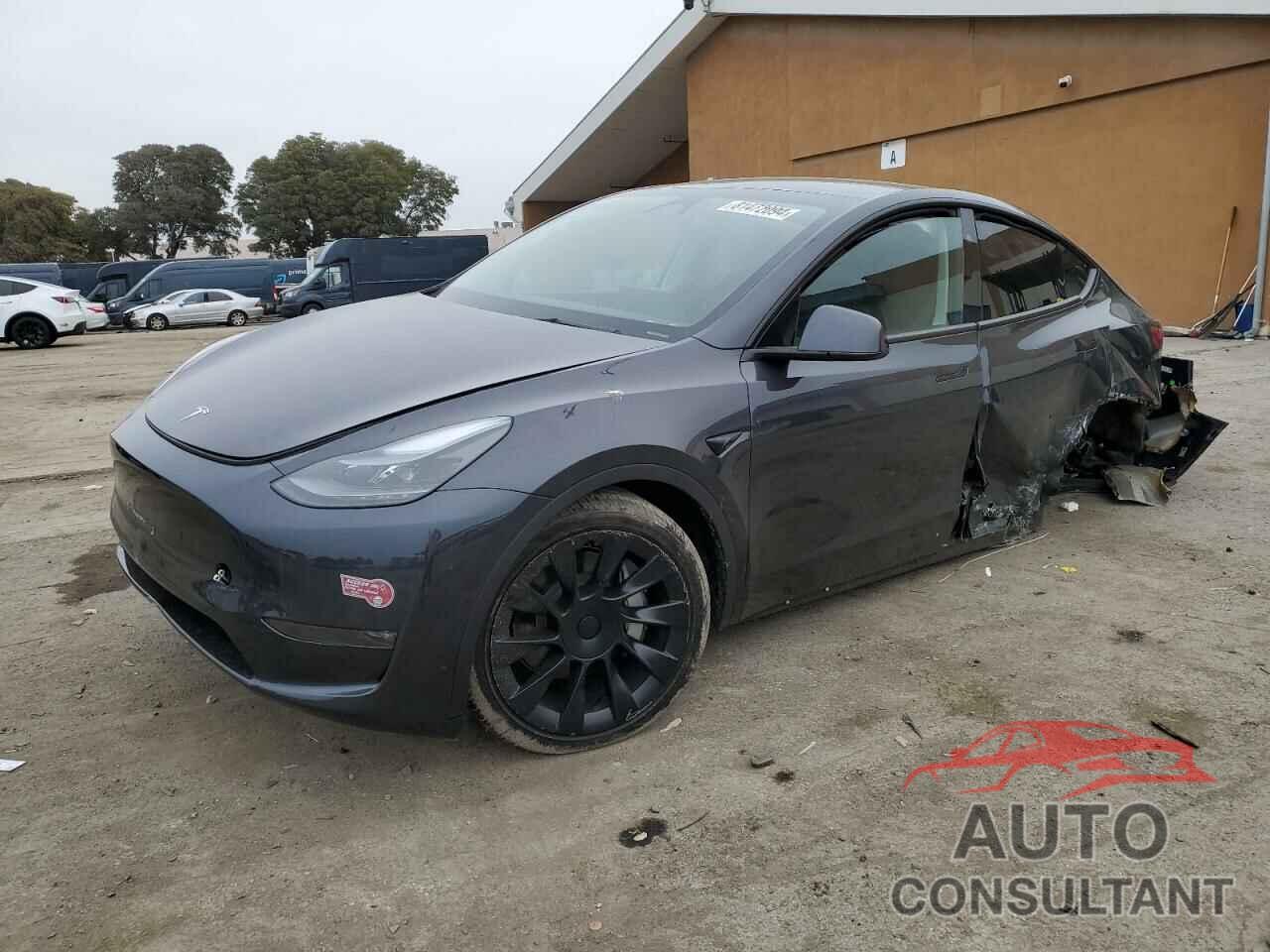 TESLA MODEL Y 2024 - 7SAYGAEE1RF082203