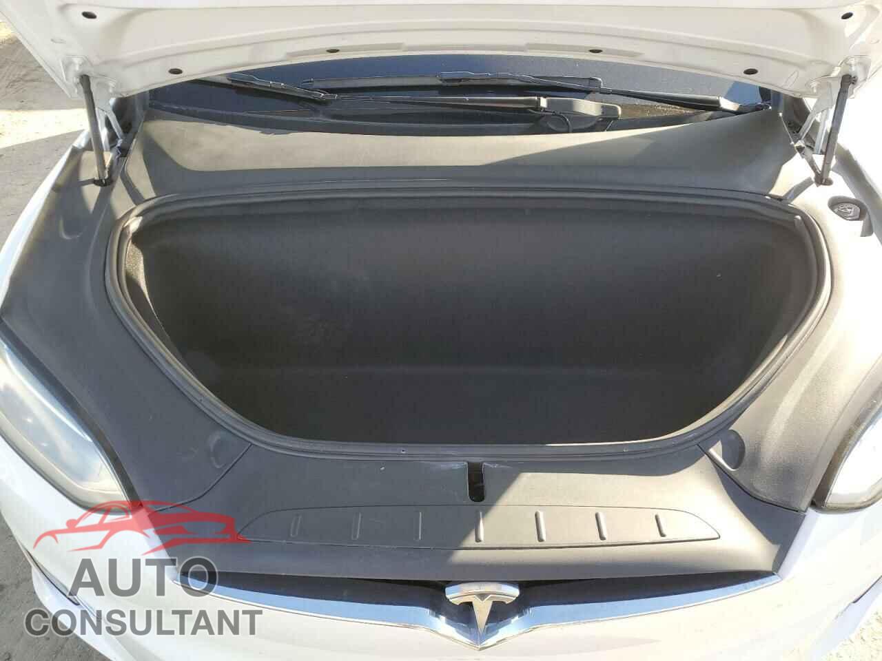 TESLA MODEL X 2019 - 5YJXCAE21KF162939
