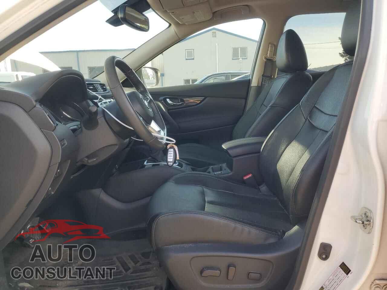 NISSAN ROGUE 2017 - 5N1AT2MV8HC842331
