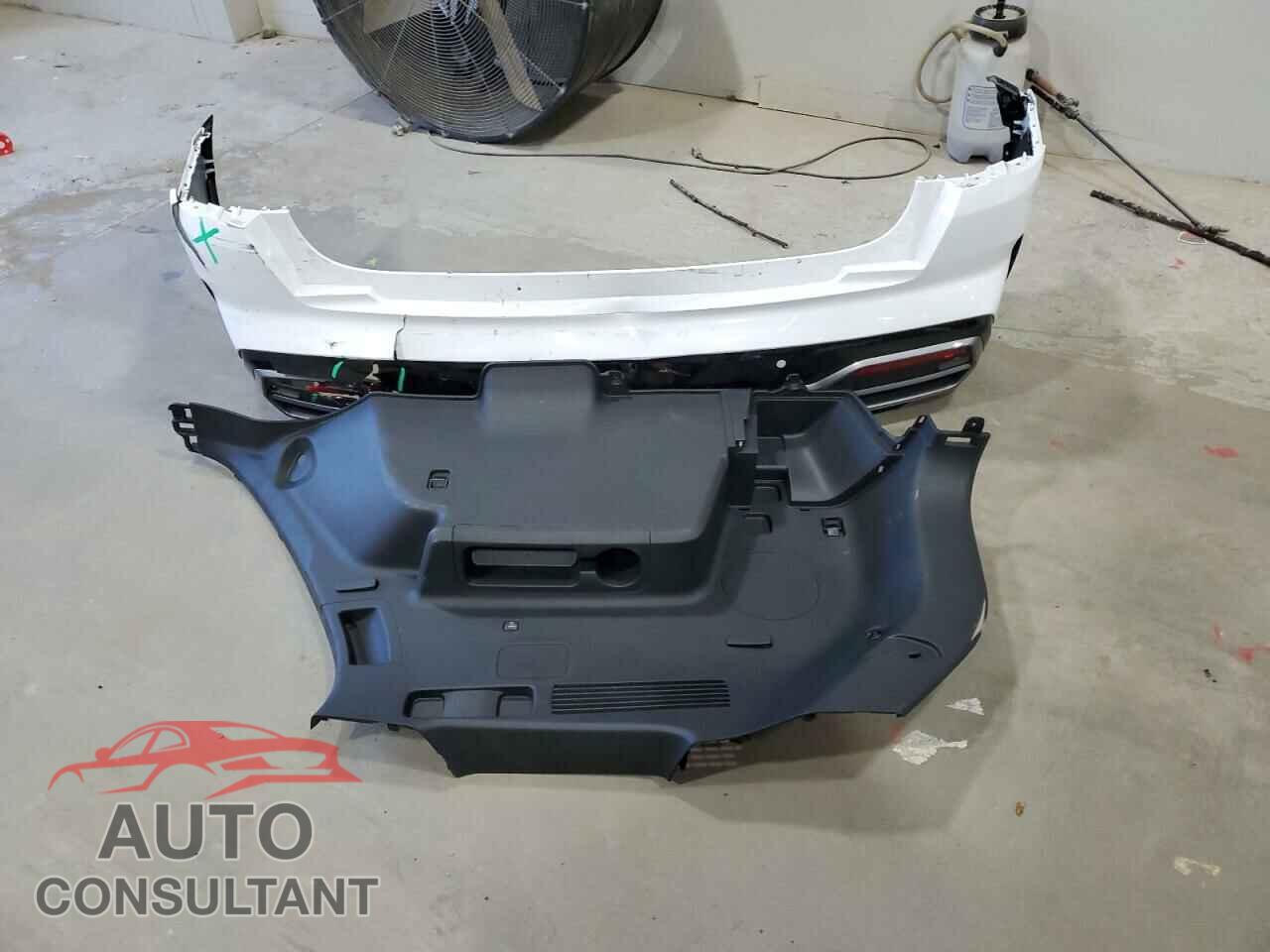 KIA SORENTO 2023 - 5XYRKDLF7PG185208