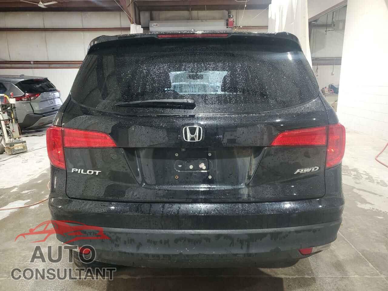 HONDA PILOT 2017 - 5FNYF6H55HB025395