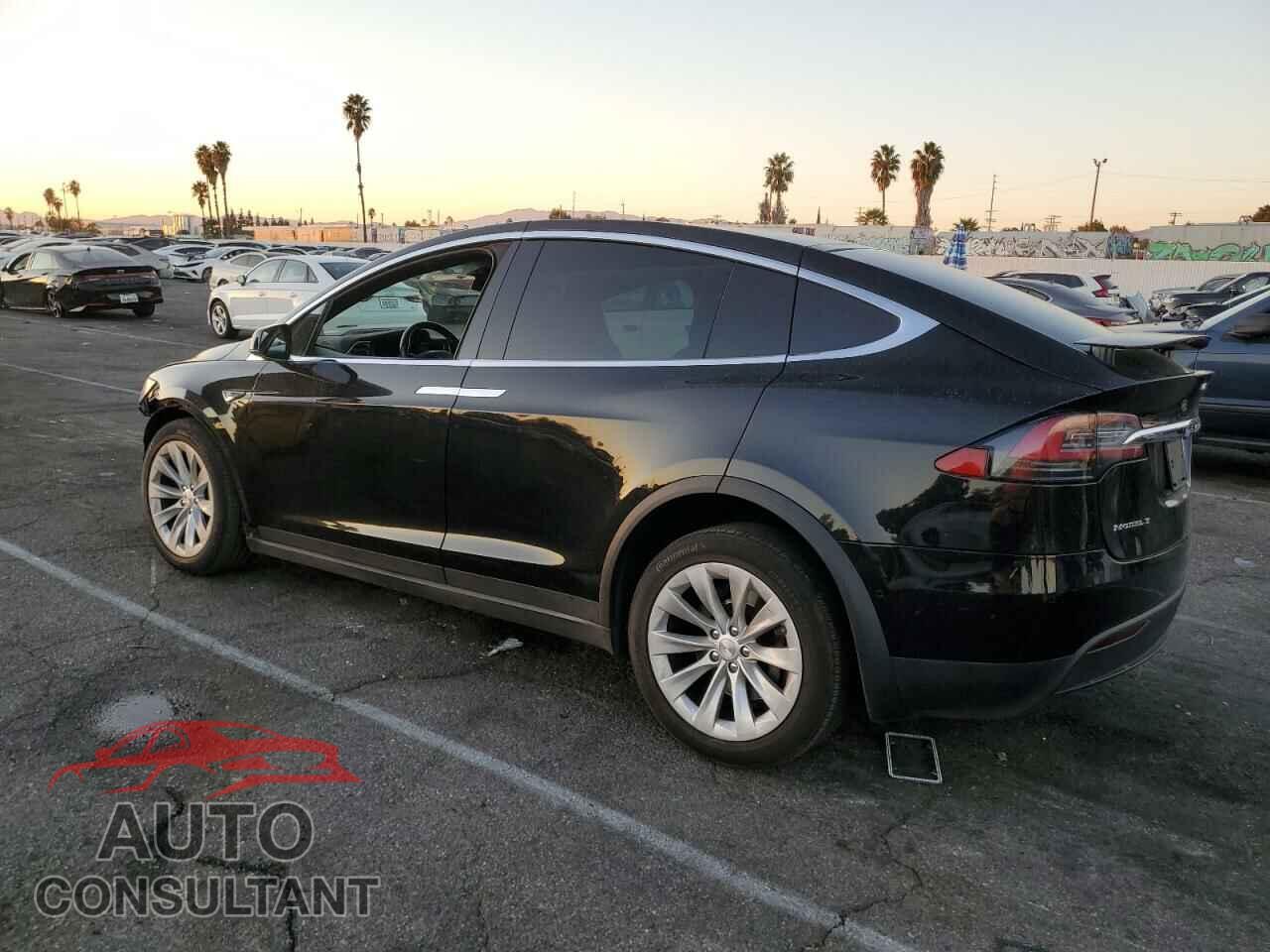 TESLA MODEL X 2016 - 5YJXCAE21GF014443