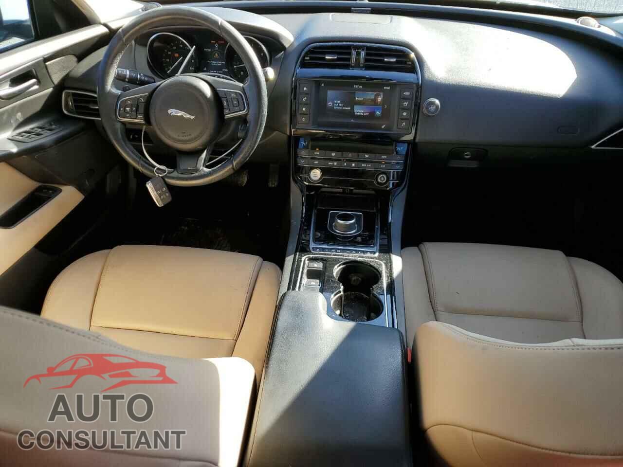 JAGUAR XE 2017 - SAJAR4BN1HCP12197
