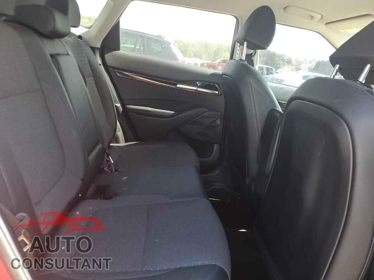 KIA SELTOS 2021 - KNDEU2AA6M7172527