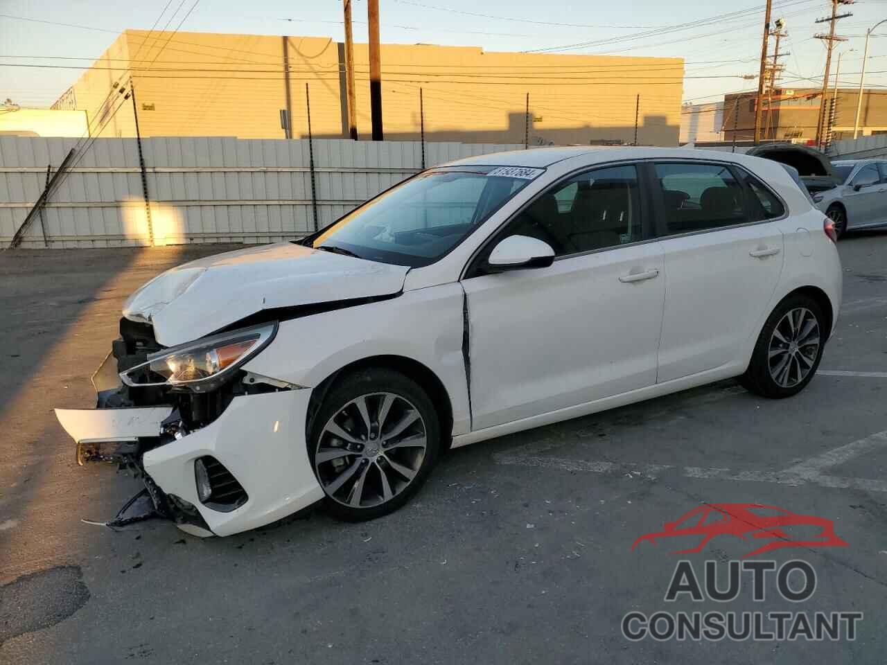 HYUNDAI ELANTRA 2018 - KMHH35LE1JU031701