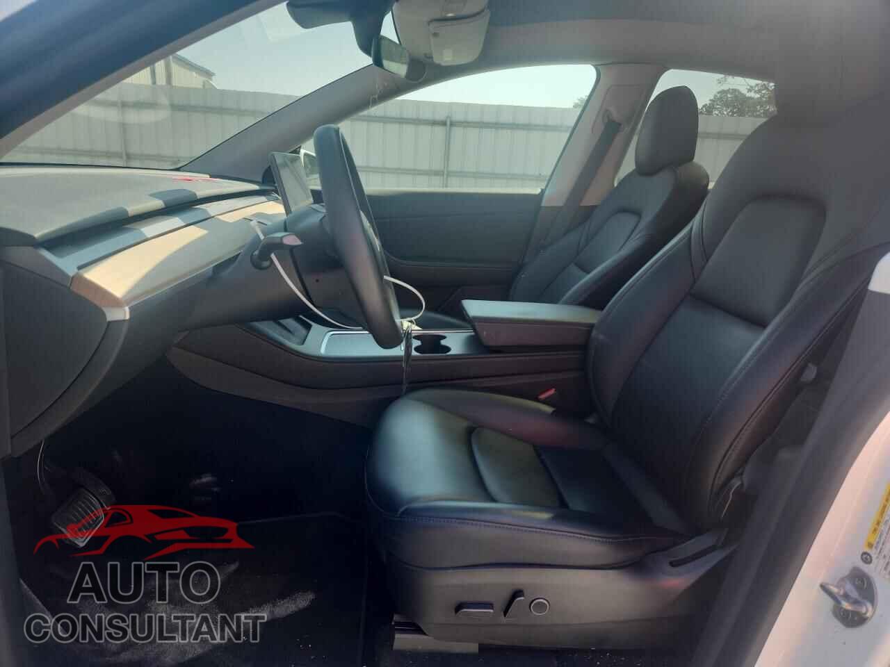 TESLA MODEL Y 2021 - 5YJYGDEE2MF175206