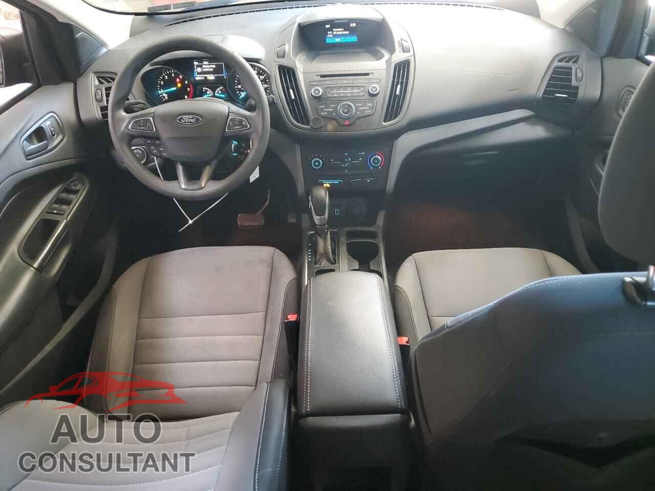 FORD ESCAPE 2017 - 1FMCU0F77HUD37268