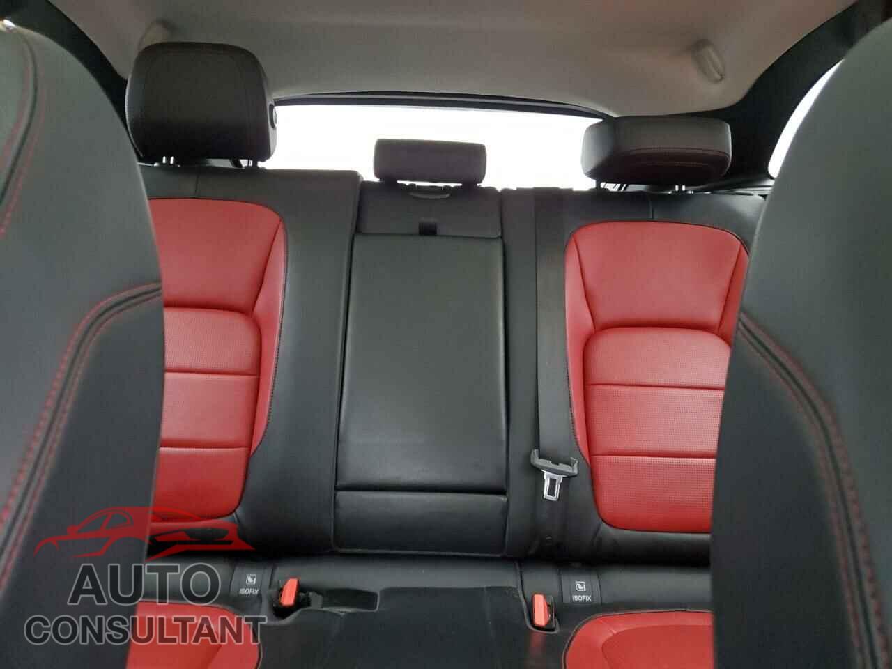 JAGUAR F-PACE 2017 - SADCL2BV9HA897516
