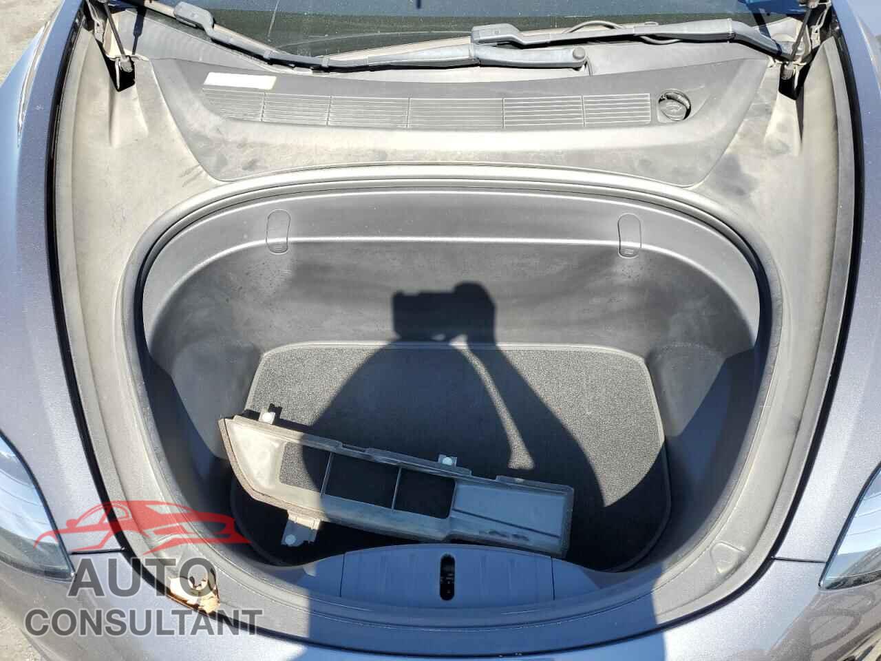 TESLA MODEL 3 2018 - 5YJ3E1EA5JF049865
