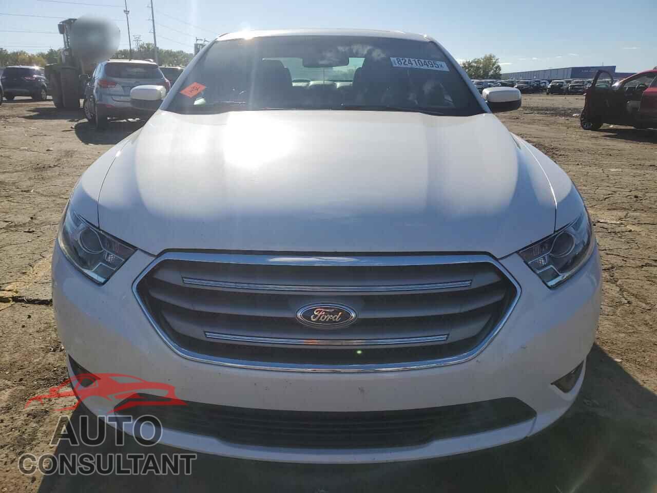 FORD TAURUS 2015 - 1FAHP2E83FG192108