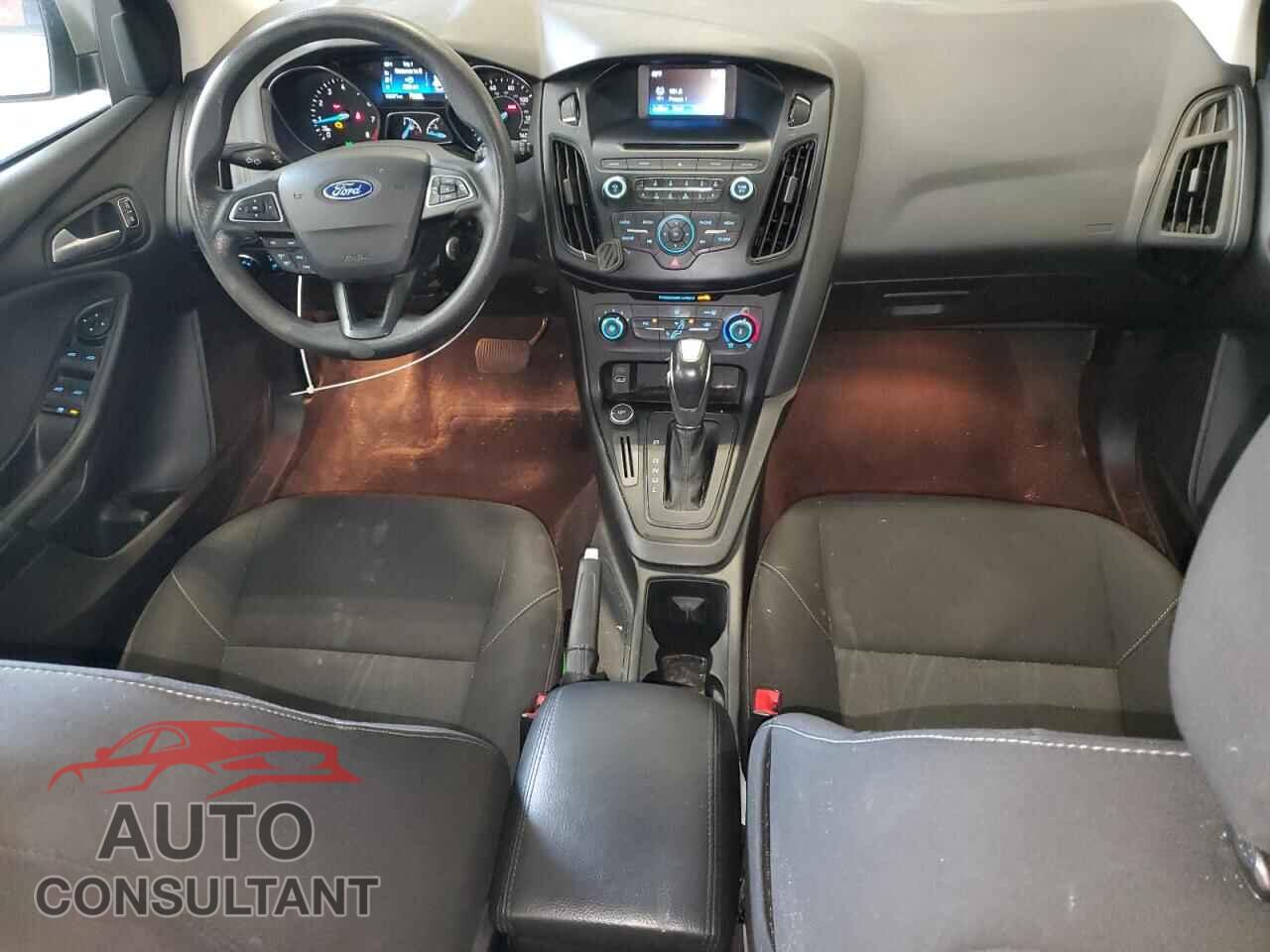 FORD FOCUS 2015 - 1FADP3K24FL201491