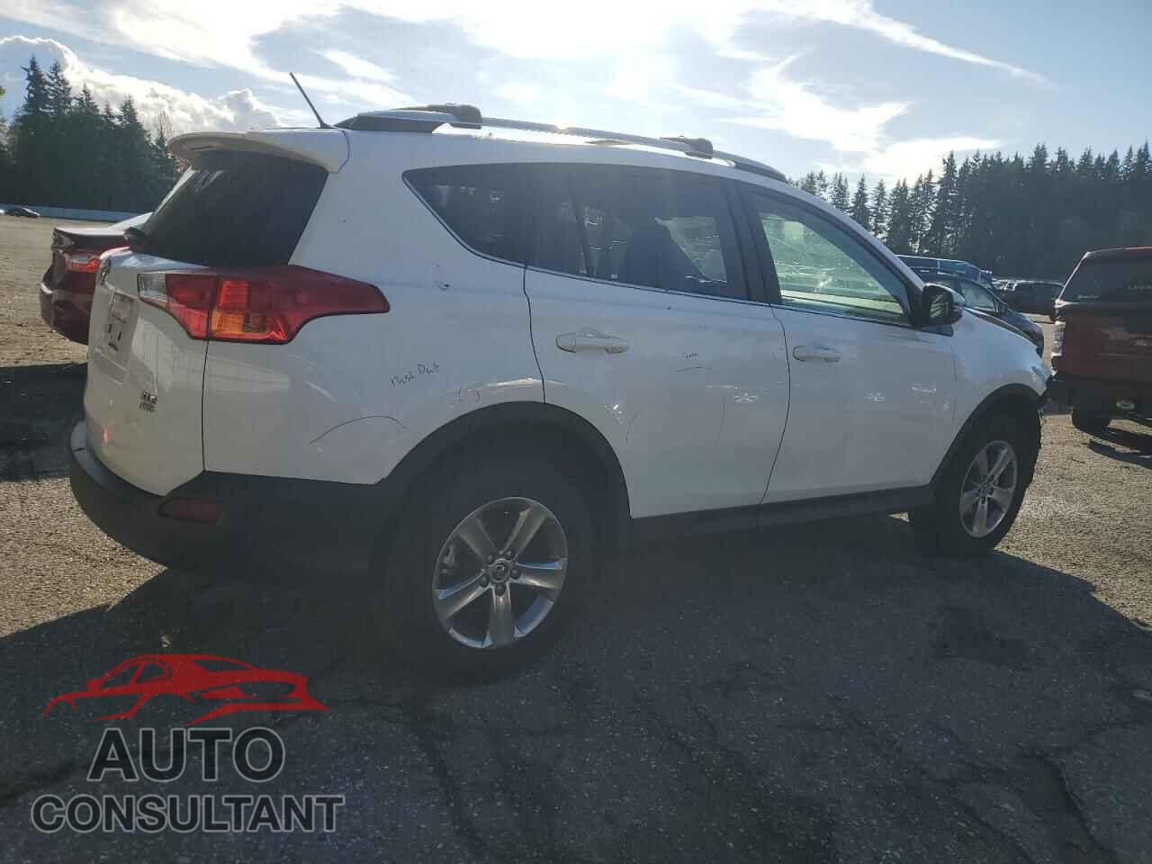 TOYOTA RAV4 2015 - JTMRFREV2FD145640