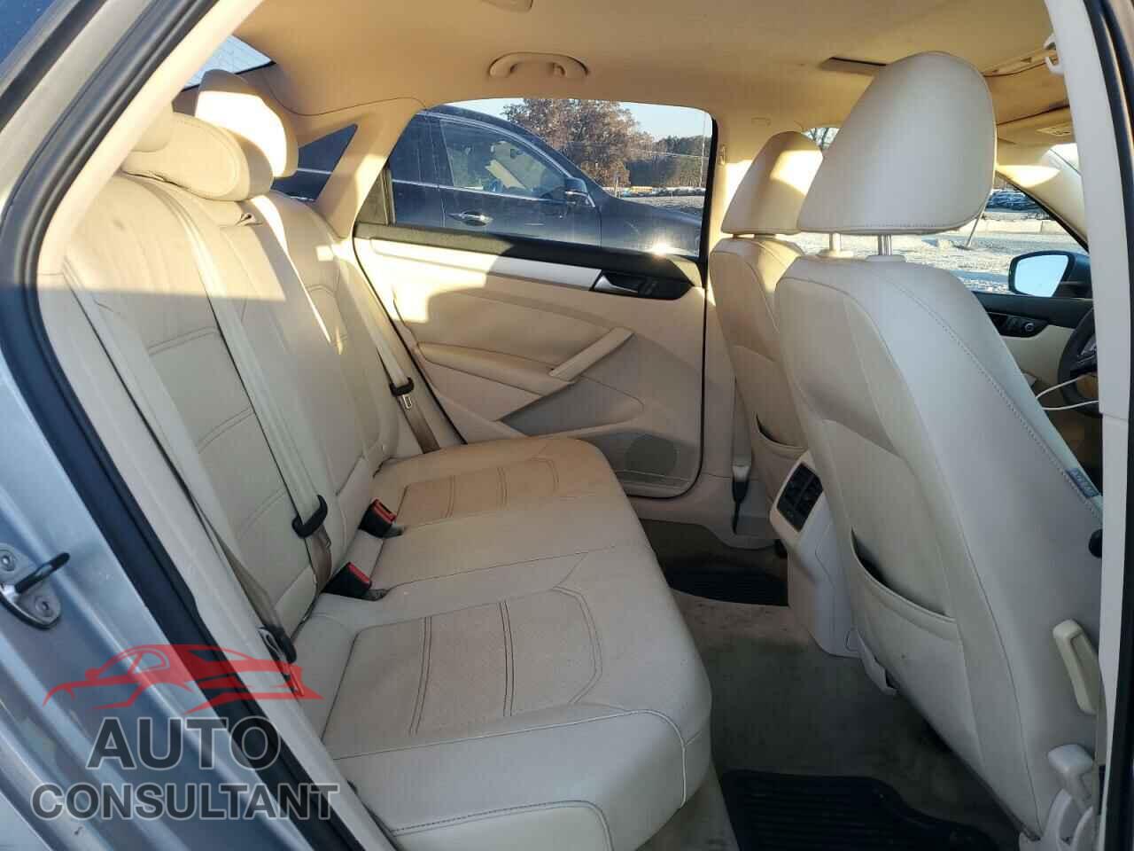 VOLKSWAGEN PASSAT 2013 - 1VWBN7A33DC001785