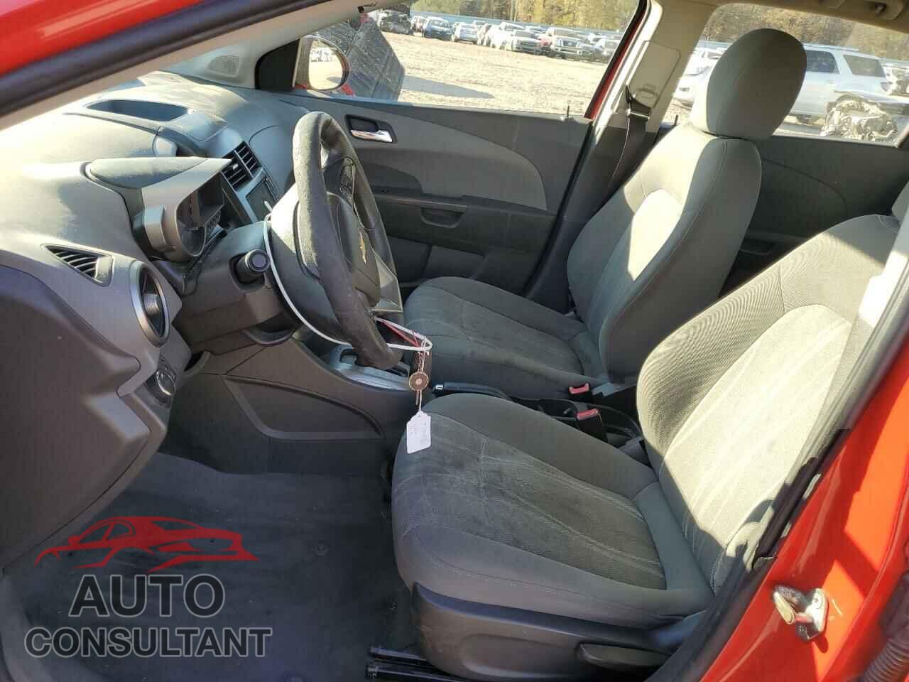 CHEVROLET SONIC 2014 - 1G1JC6SH4E4160974