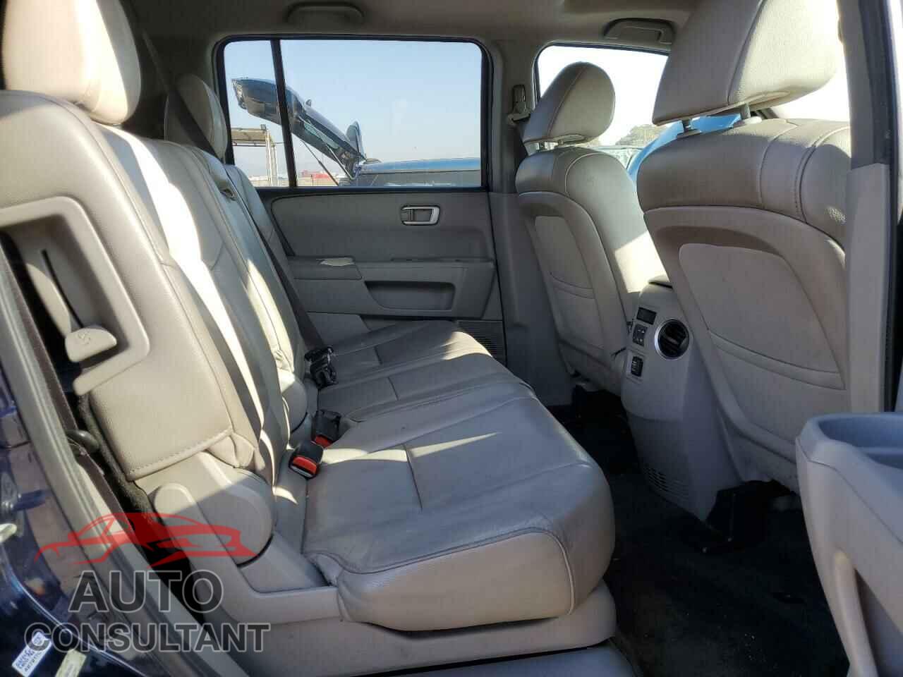 HONDA PILOT 2013 - 5FNYF3H50DB029525