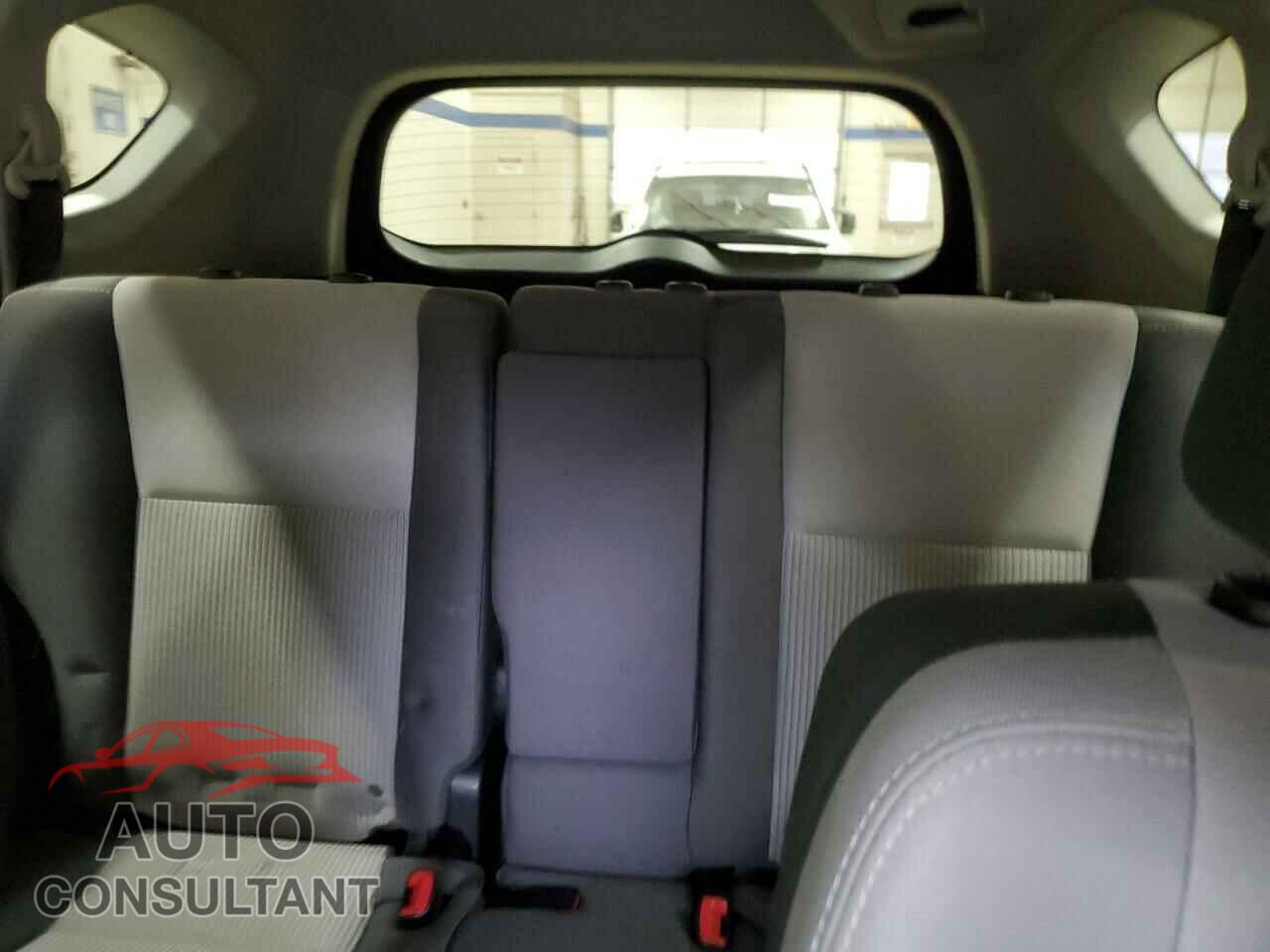 TOYOTA RAV4 2015 - JTMRFREV3FJ043698