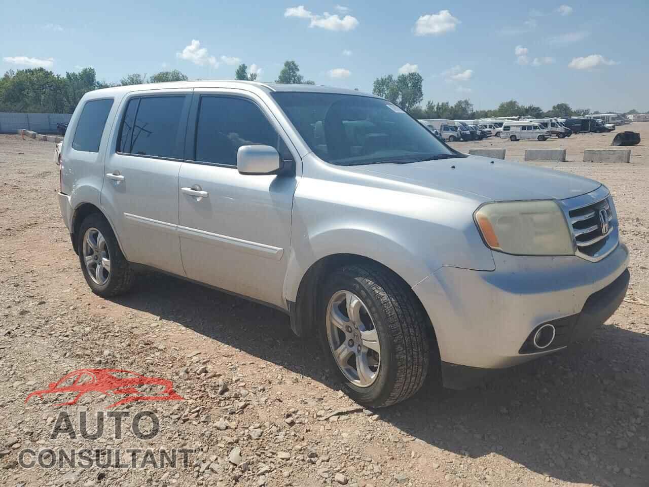 HONDA PILOT 2013 - 5FNYF4H50DB006445