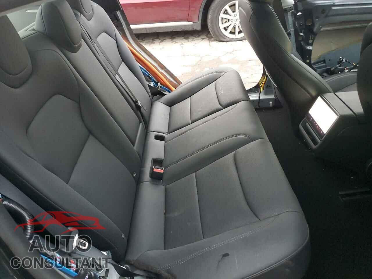 TESLA MODEL 3 2024 - 5YJ3E1EB4RF743063