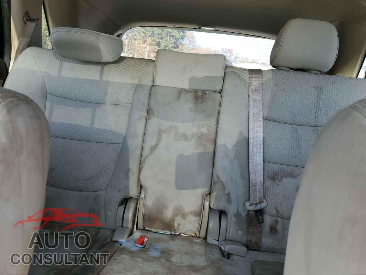 KIA SORENTO 2011 - 5XYKT3A16BG165962