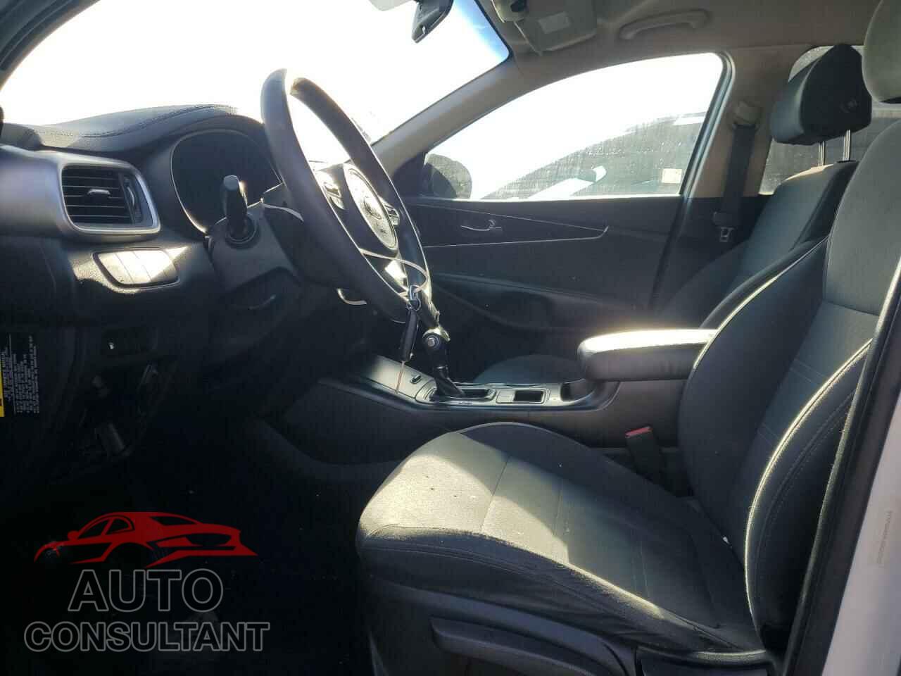 KIA SORENTO 2018 - 5XYPGDA59JG420332