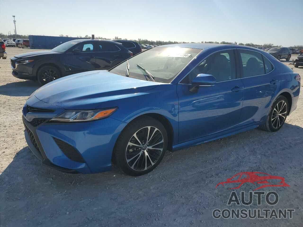 TOYOTA CAMRY 2018 - 4T1B11HK0JU158457