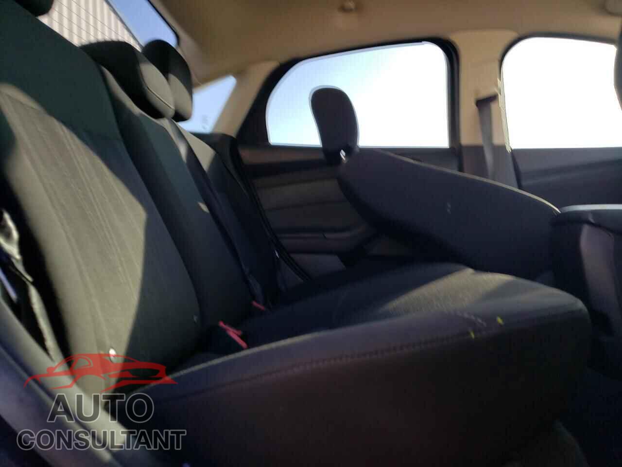 FORD FOCUS 2015 - 1FADP3F27FL210485