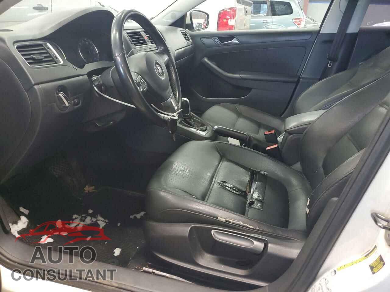VOLKSWAGEN JETTA 2012 - 3VWDX7AJ8CM306018
