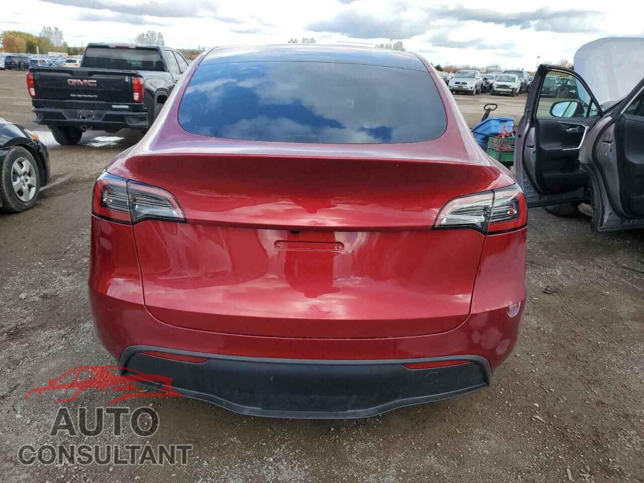 TESLA MODEL Y 2024 - LRWYGDFD9RC639180