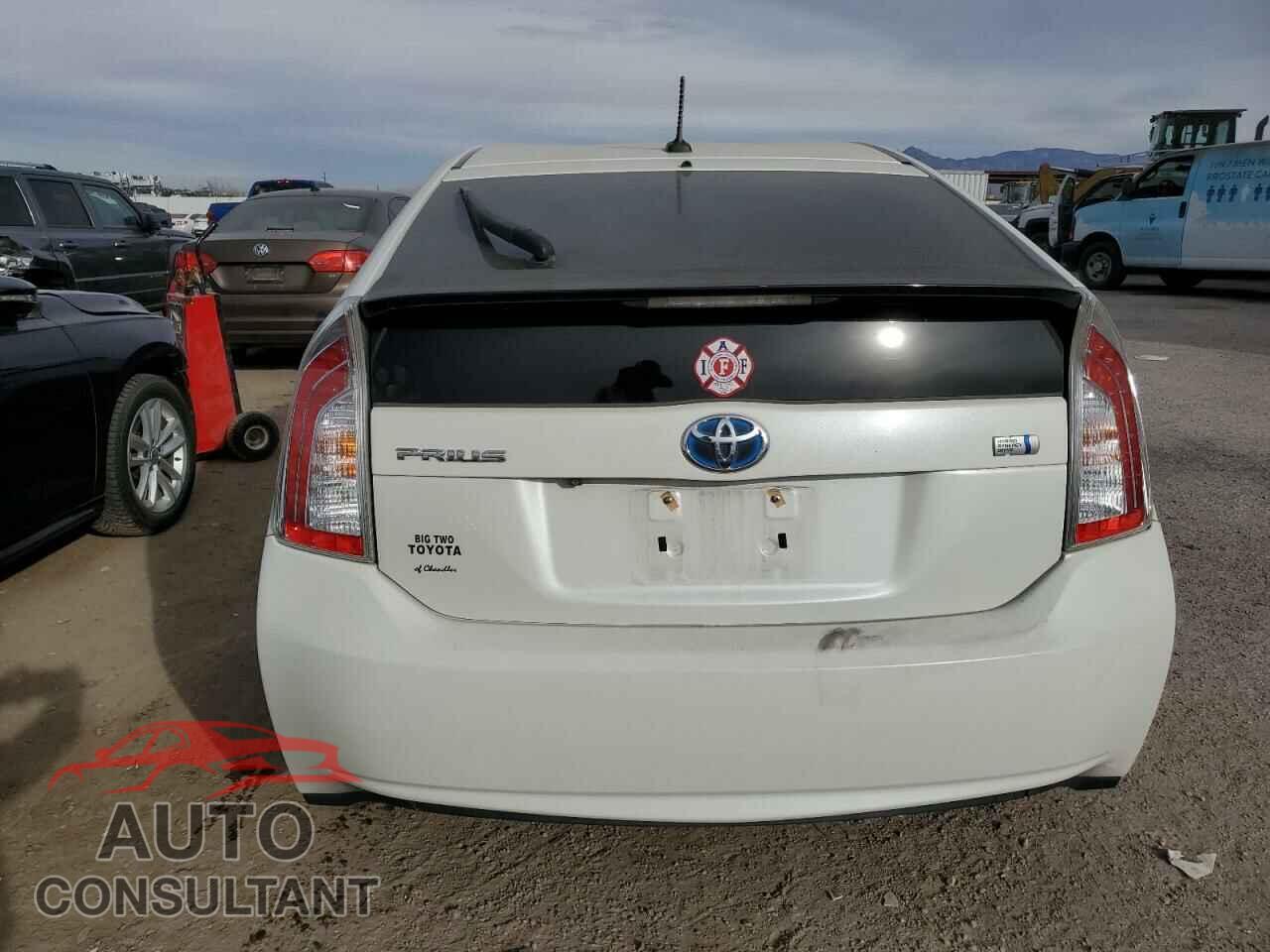 TOYOTA PRIUS 2015 - JTDKN3DU2F0481919